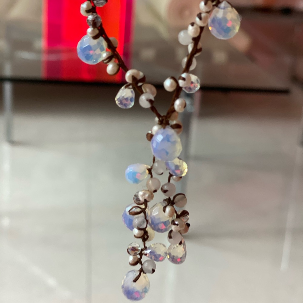Sparkling crystal necklace. Jewelry designer. New.